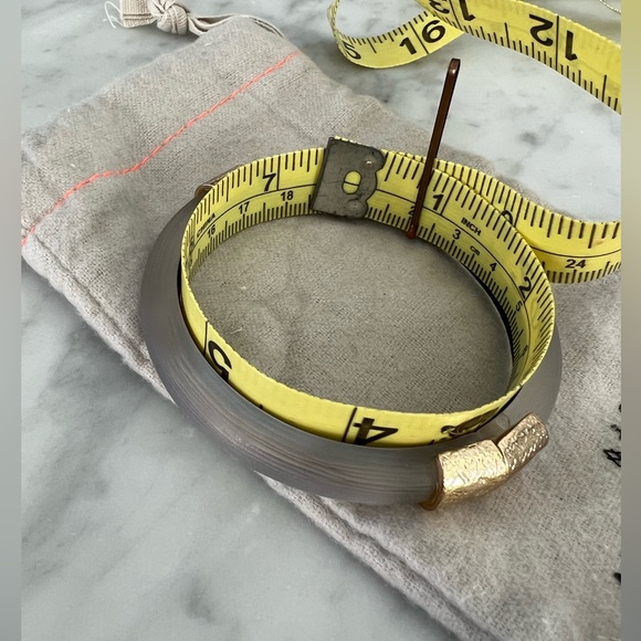 Alexis Bittar Lucite hammered gold Hinge bracelet - Picture 9 of 10